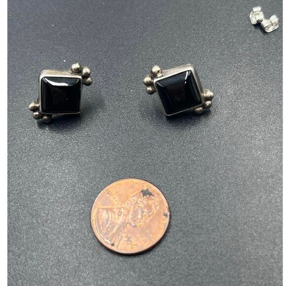 J.B. Platero Vintage Signed Southwestern Black Onyx Sterling Silver Stud Earring - Picture 8 of 8